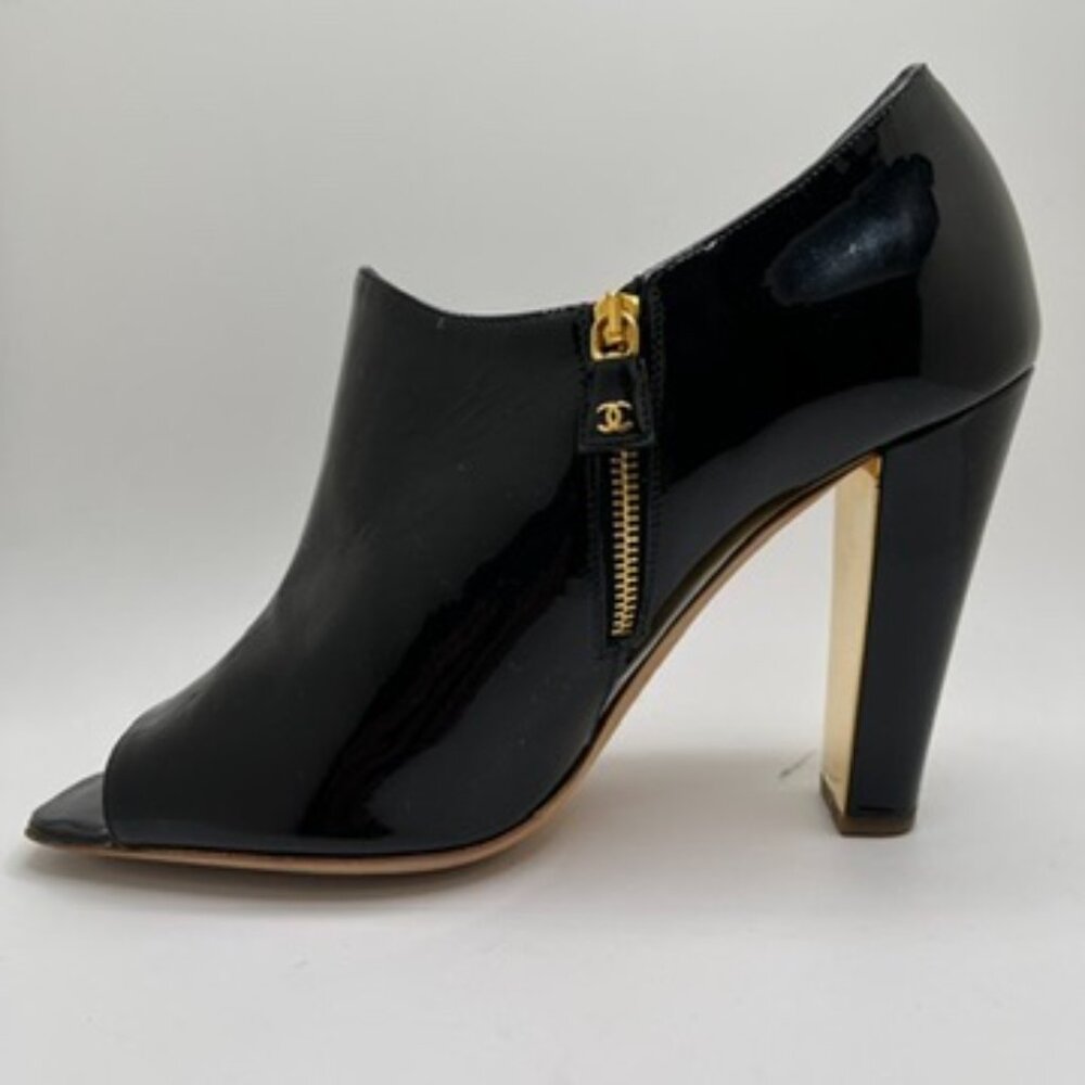 CHANEL Open-Toed Ankle Boot with Gold Detail Sz EUR 37/ US 6.5 - Picture 8 of 11